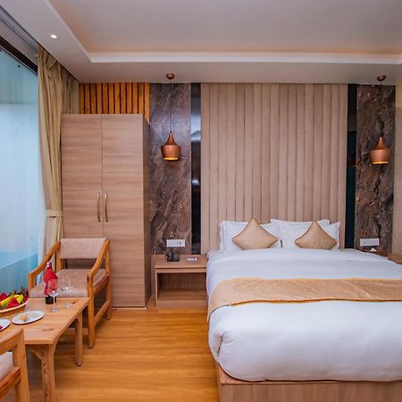 Temple Himalaya Hotel & Spa Покхара Экстерьер фото