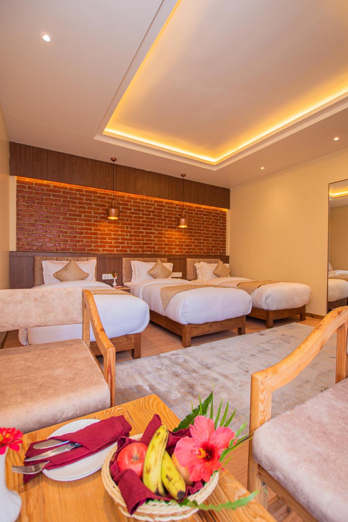 Temple Himalaya Hotel & Spa Покхара Экстерьер фото