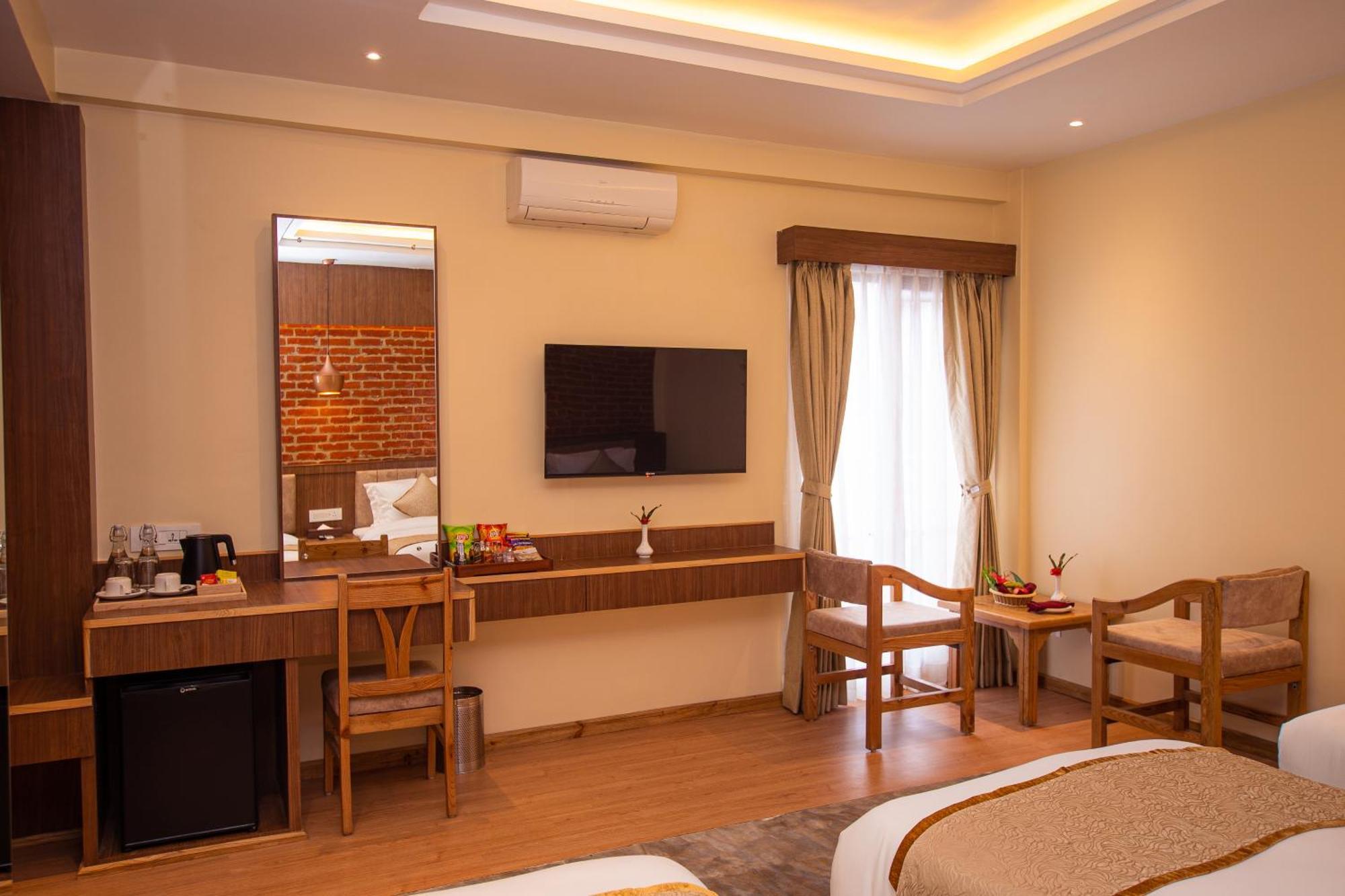 Temple Himalaya Hotel & Spa Покхара Экстерьер фото