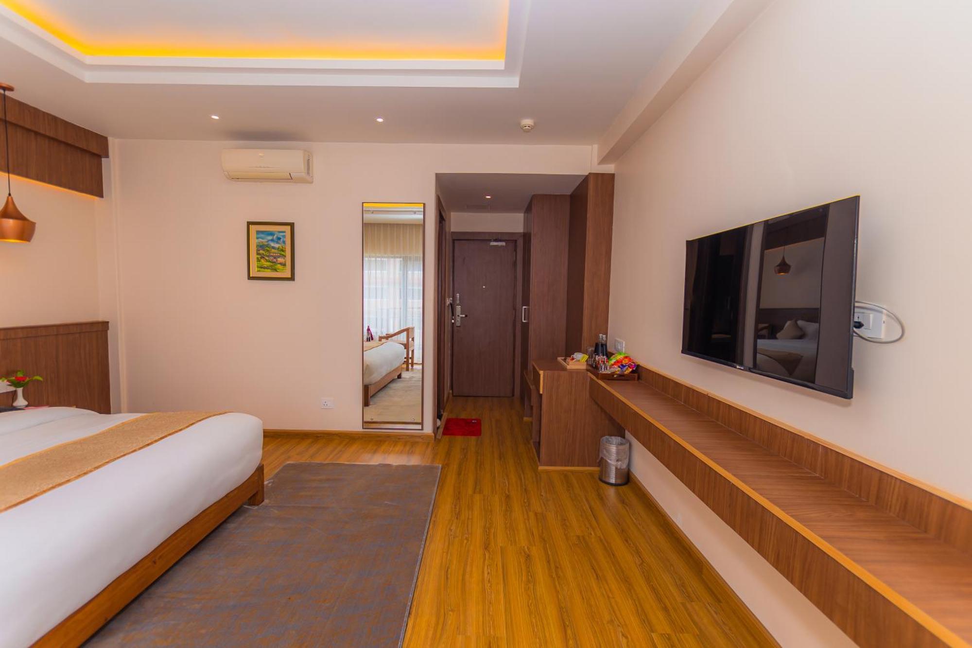 Temple Himalaya Hotel & Spa Покхара Экстерьер фото