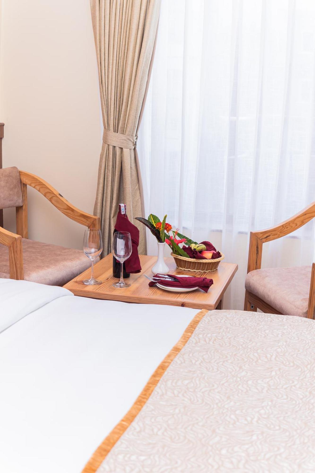 Temple Himalaya Hotel & Spa Покхара Экстерьер фото