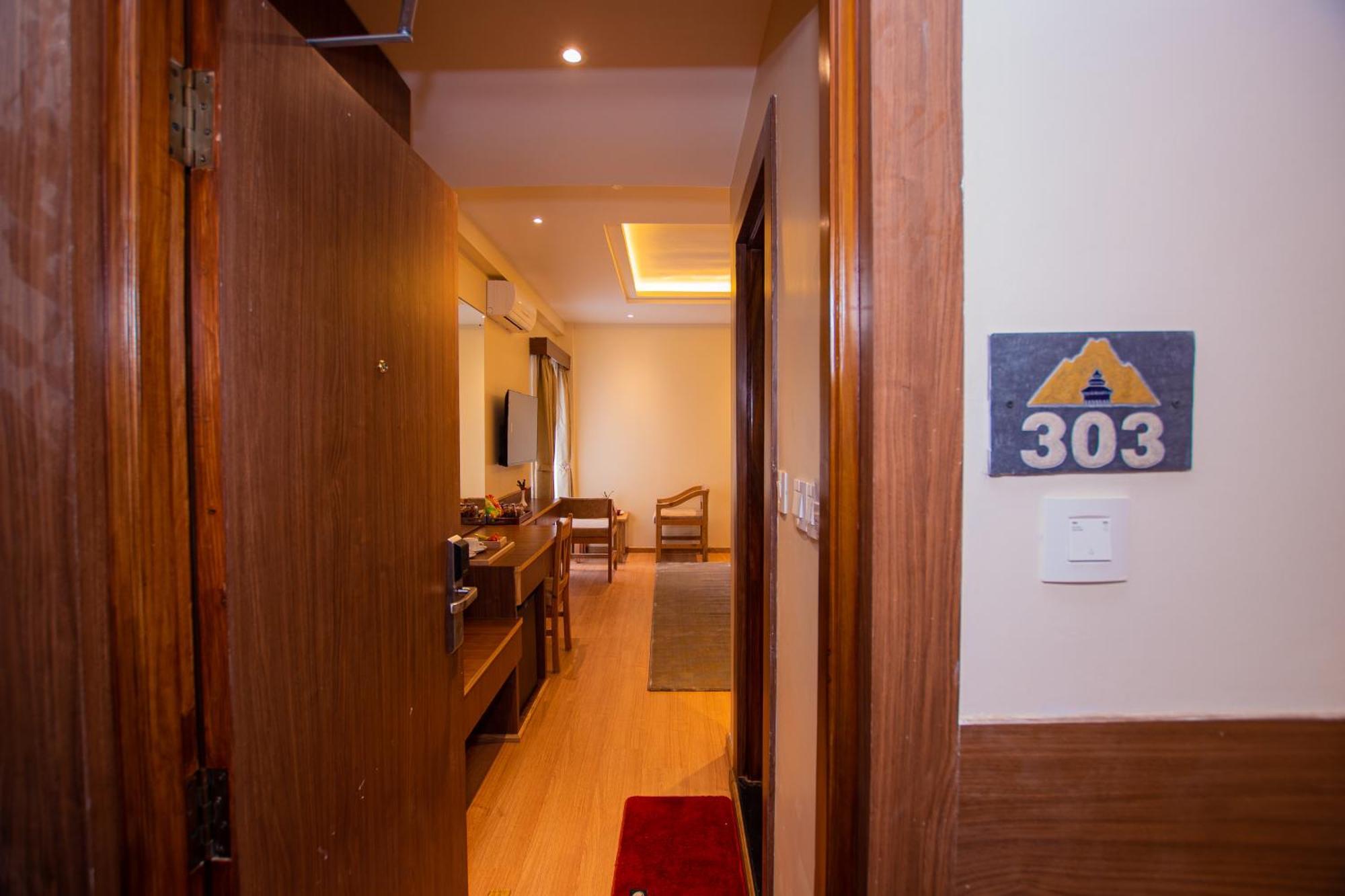 Temple Himalaya Hotel & Spa Покхара Экстерьер фото