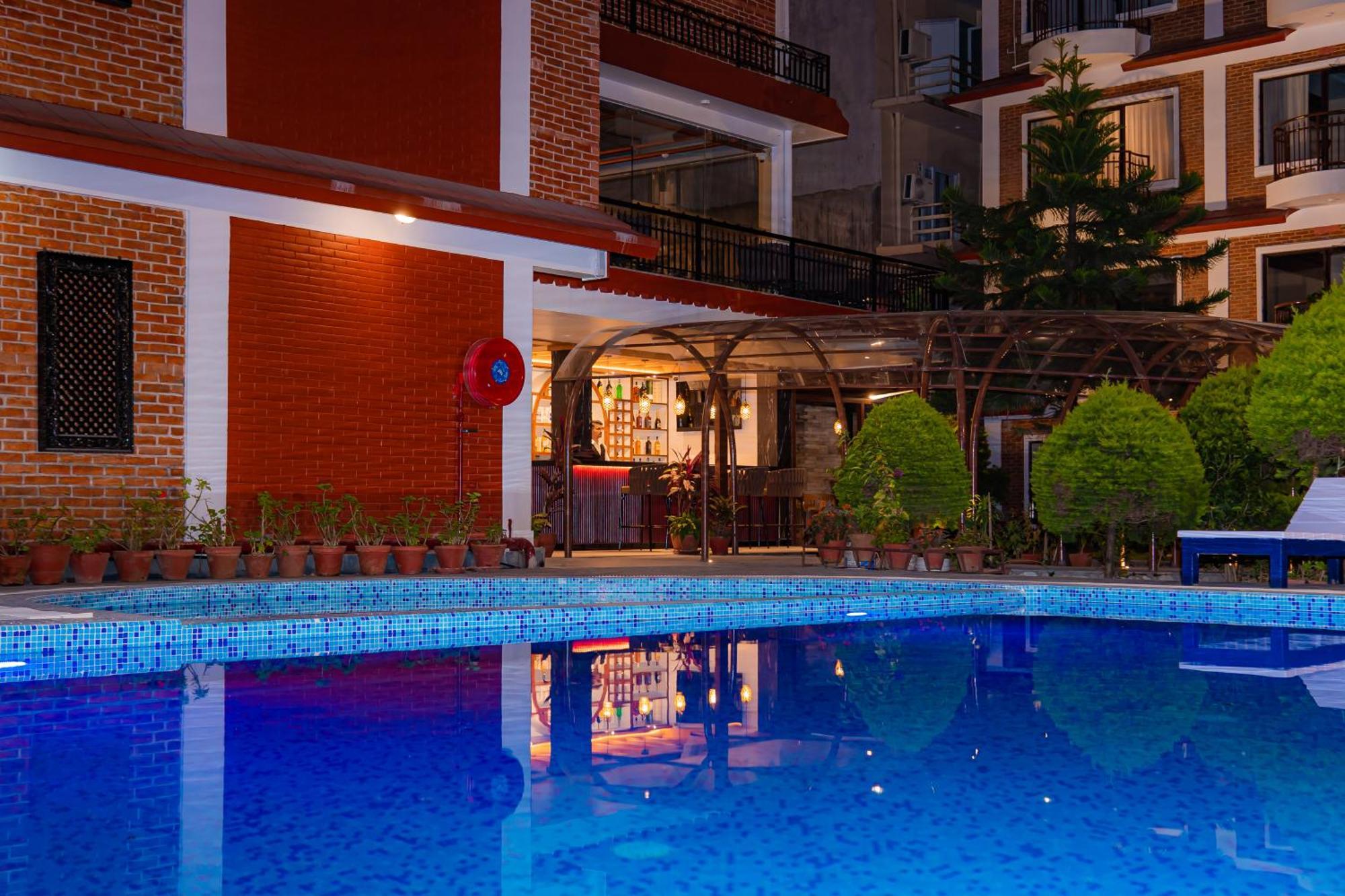 Temple Himalaya Hotel & Spa Покхара Экстерьер фото