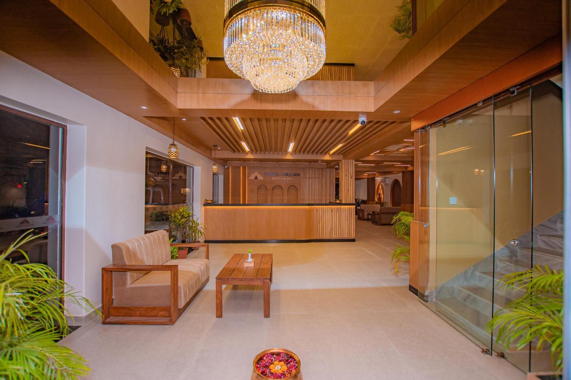 Temple Himalaya Hotel & Spa Покхара Экстерьер фото