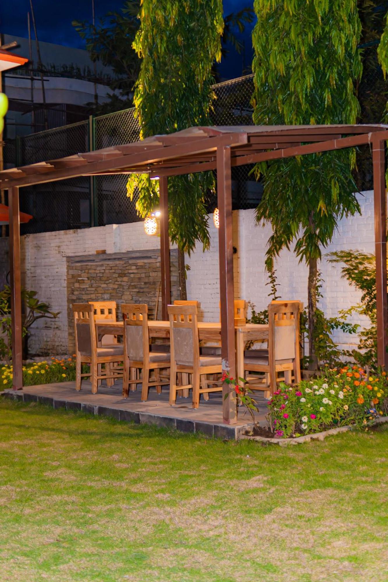 Temple Himalaya Hotel & Spa Покхара Экстерьер фото