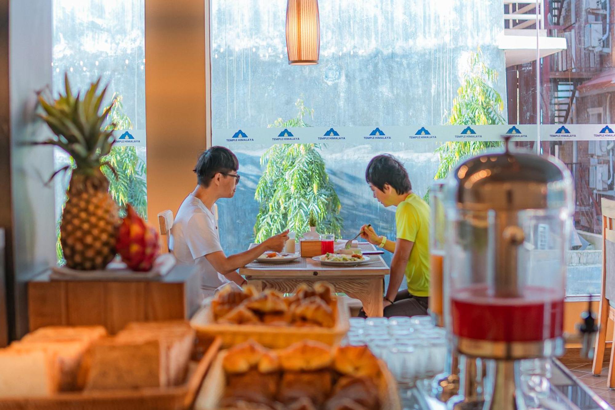 Temple Himalaya Hotel & Spa Покхара Экстерьер фото