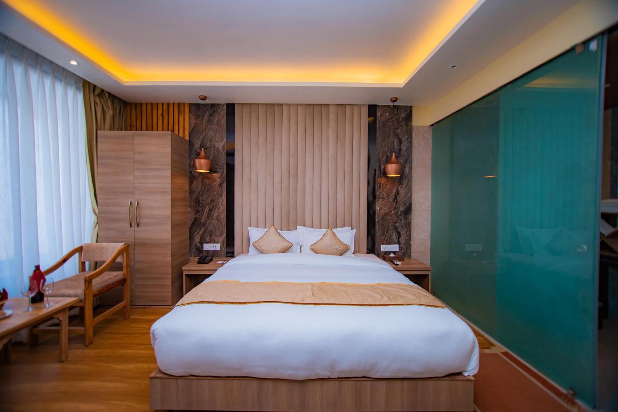 Temple Himalaya Hotel & Spa Покхара Экстерьер фото