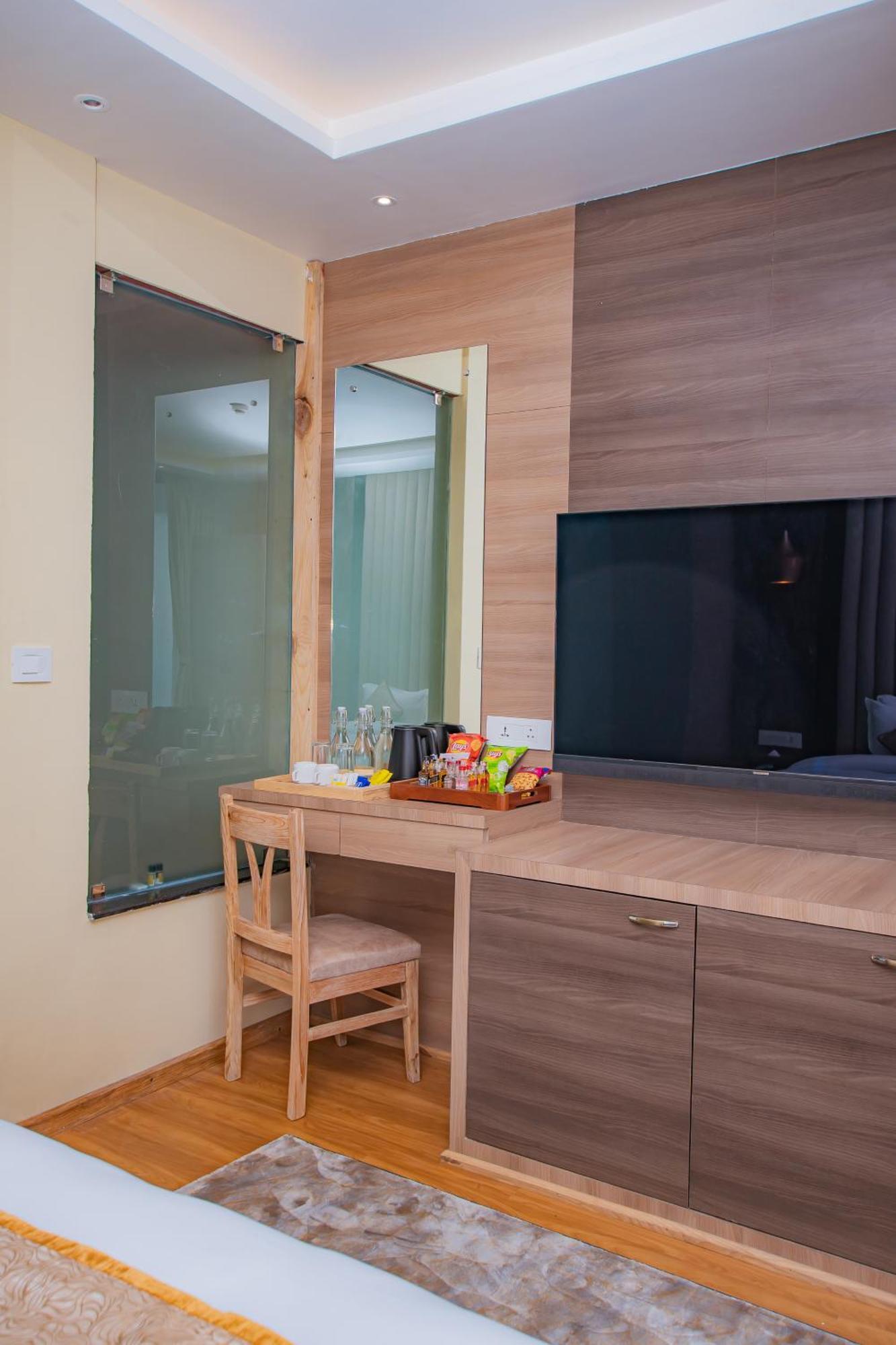 Temple Himalaya Hotel & Spa Покхара Экстерьер фото