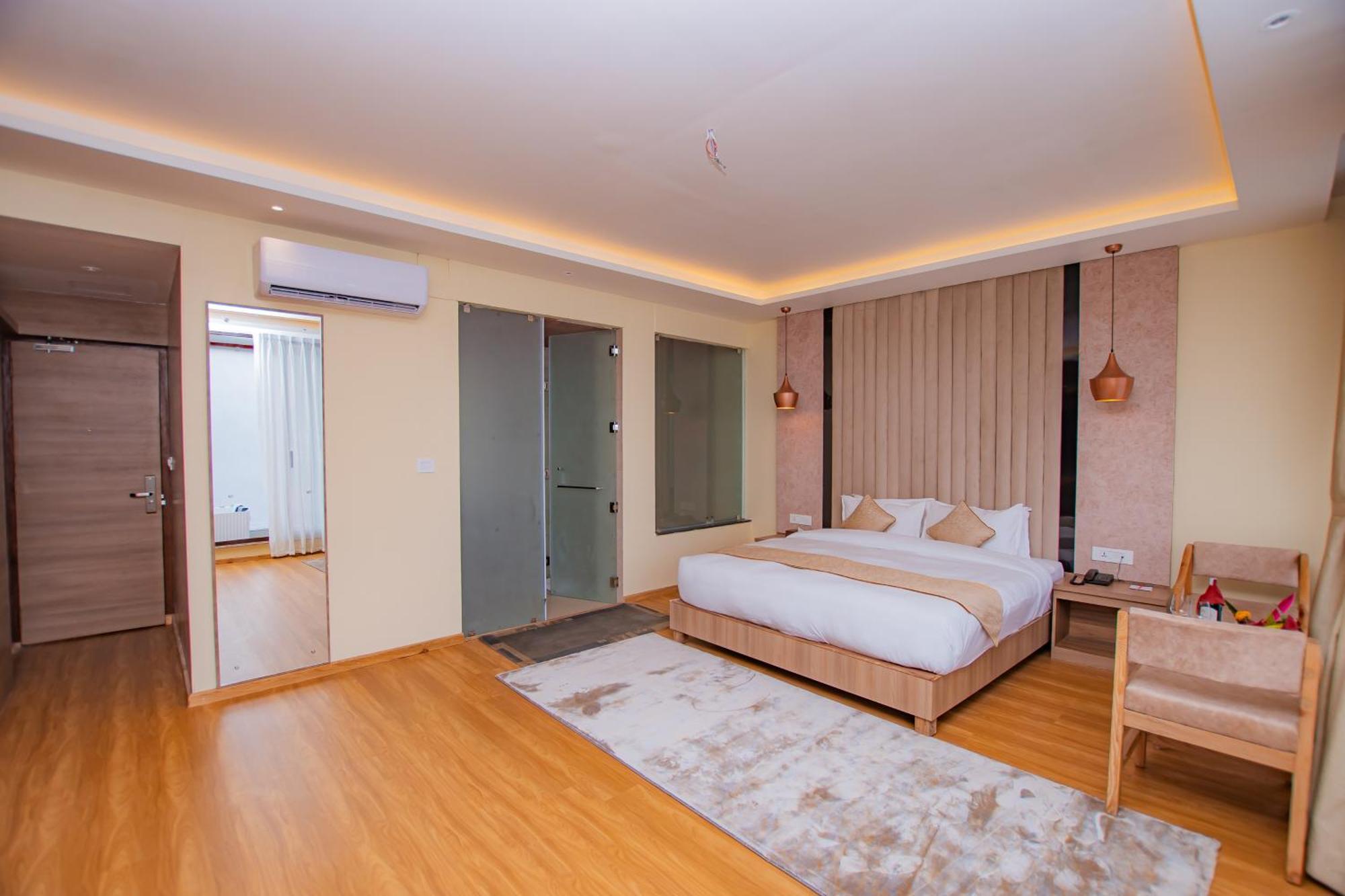 Temple Himalaya Hotel & Spa Покхара Экстерьер фото