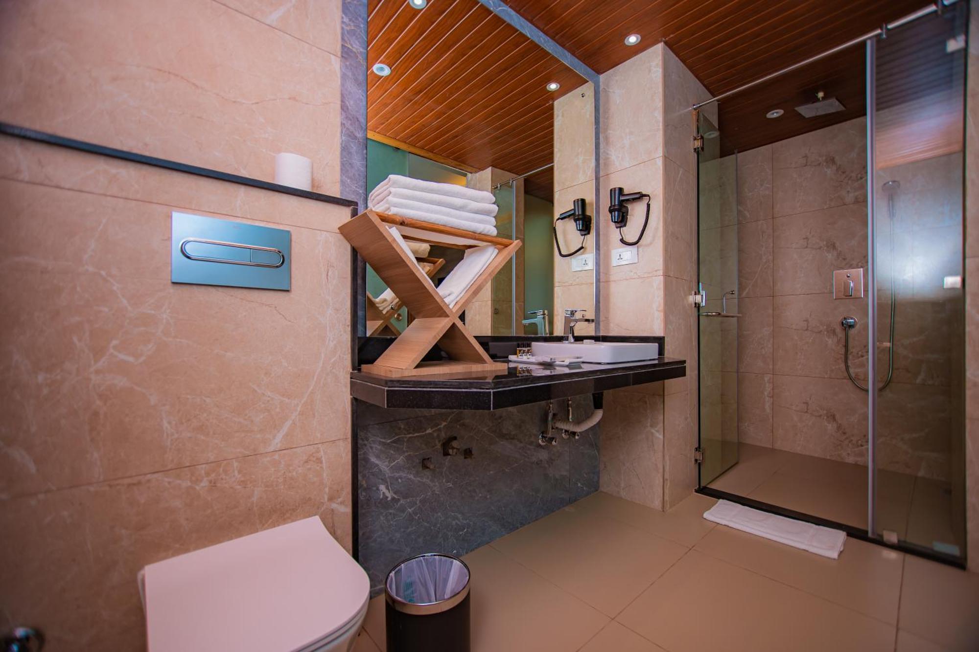 Temple Himalaya Hotel & Spa Покхара Экстерьер фото