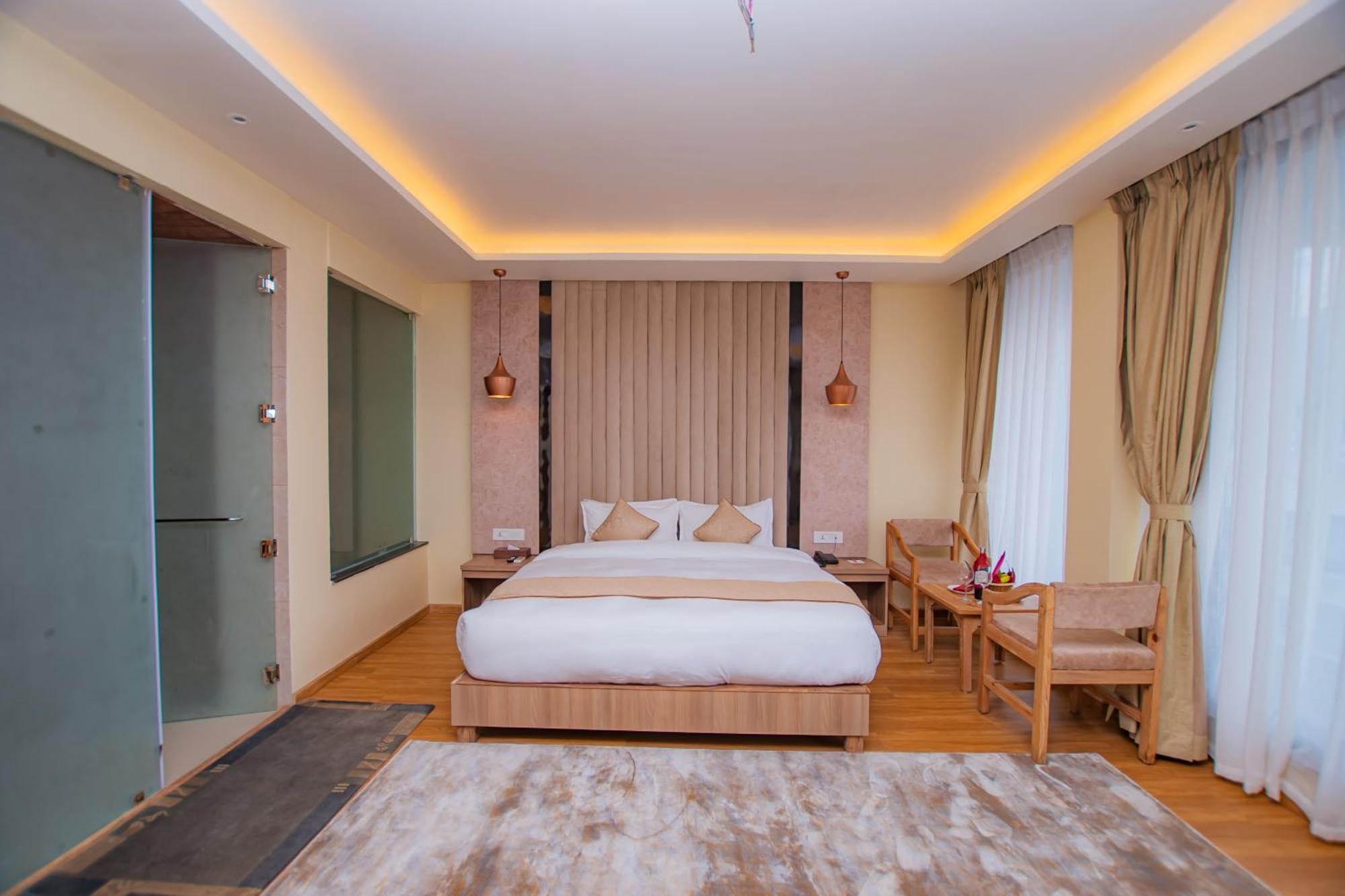 Temple Himalaya Hotel & Spa Покхара Экстерьер фото