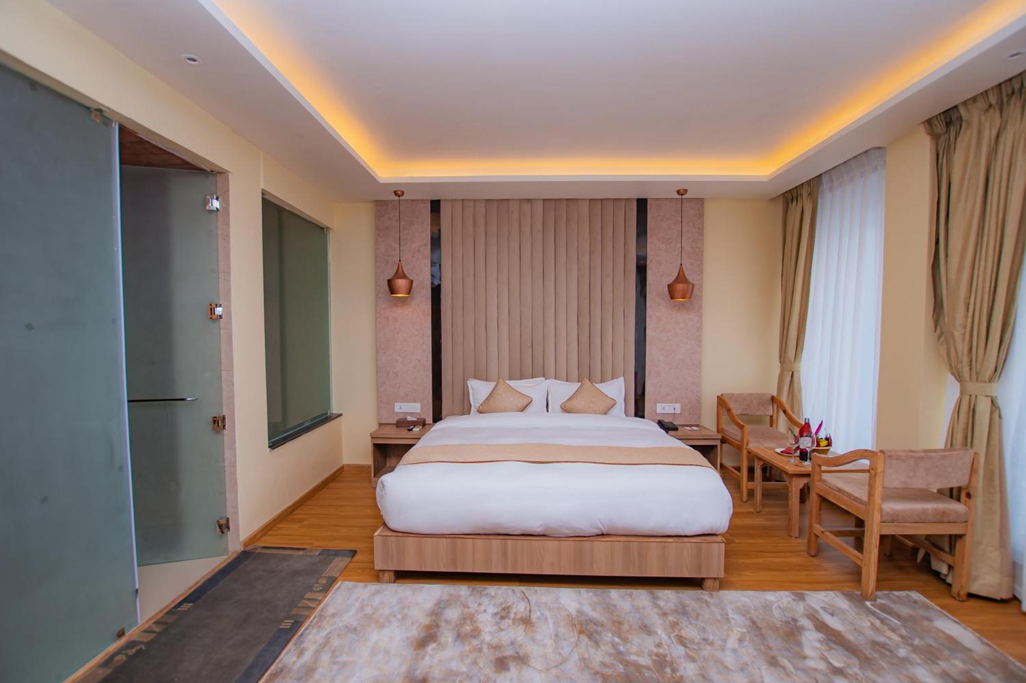 Temple Himalaya Hotel & Spa Покхара Экстерьер фото