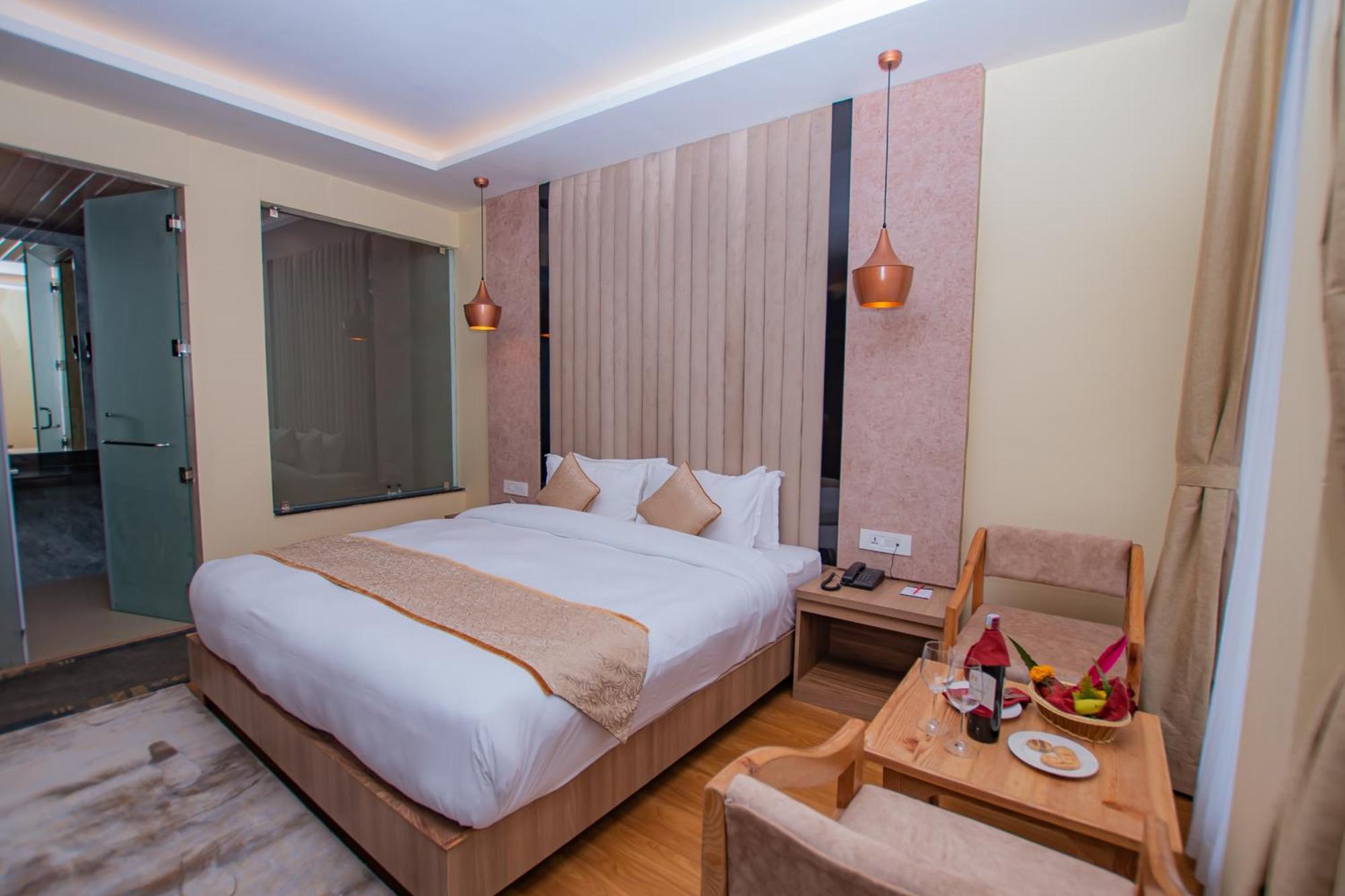 Temple Himalaya Hotel & Spa Покхара Экстерьер фото