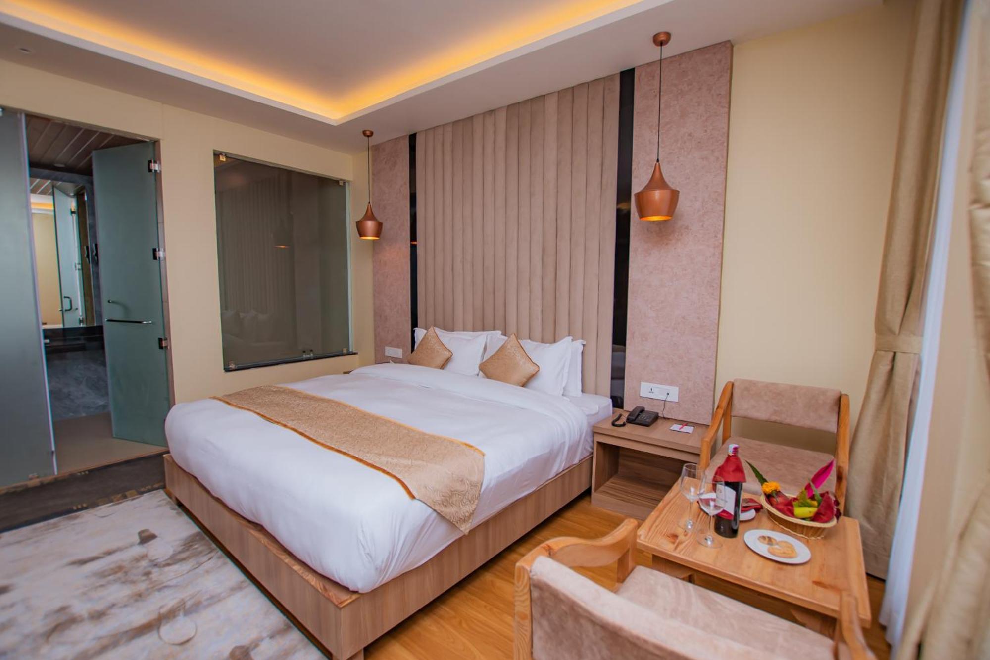 Temple Himalaya Hotel & Spa Покхара Экстерьер фото