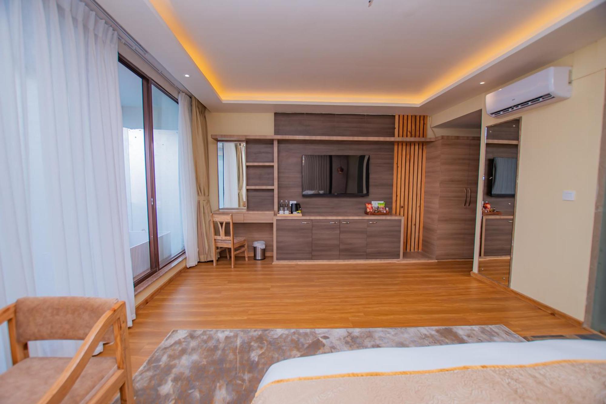 Temple Himalaya Hotel & Spa Покхара Экстерьер фото