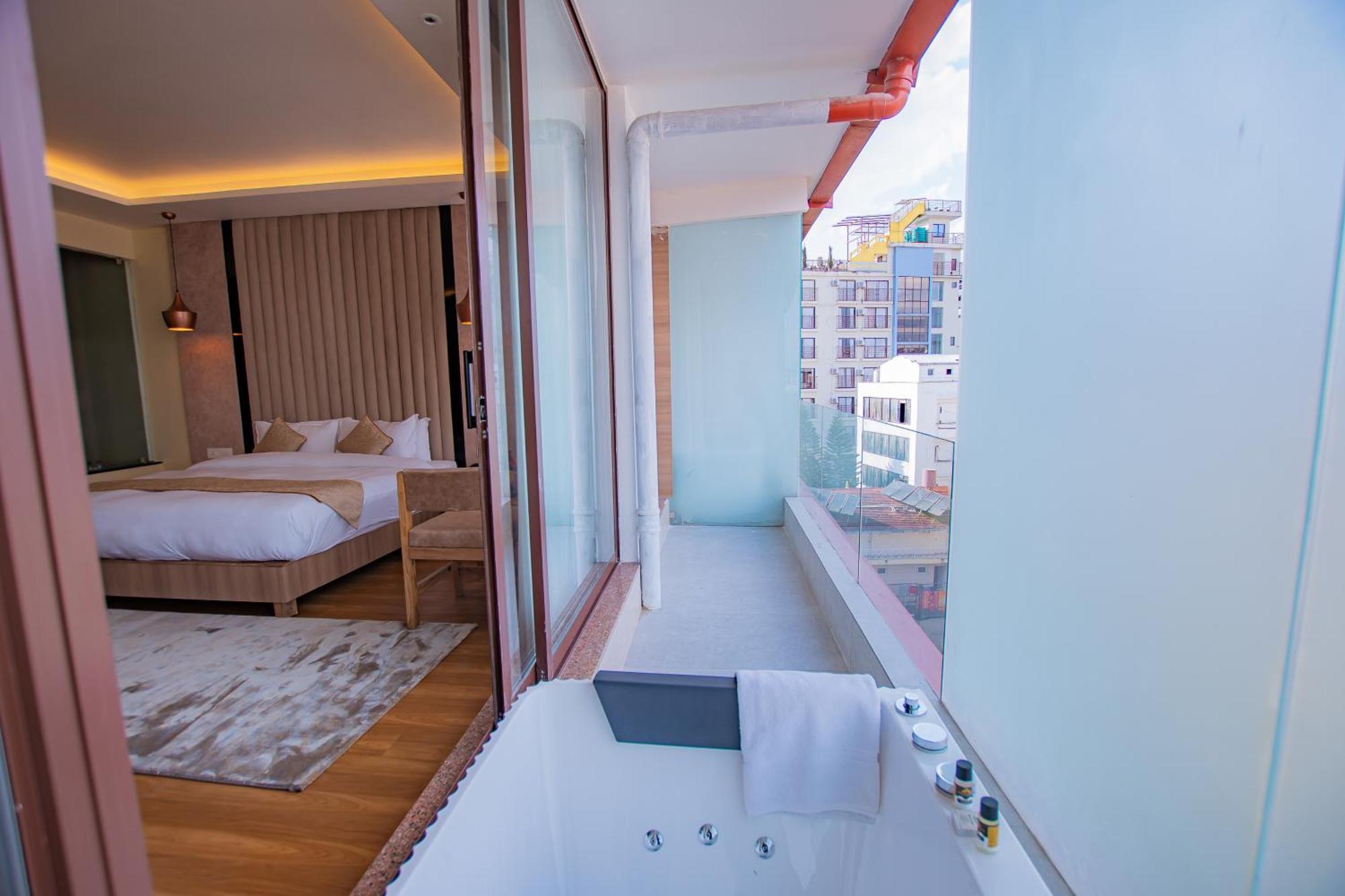Temple Himalaya Hotel & Spa Покхара Экстерьер фото
